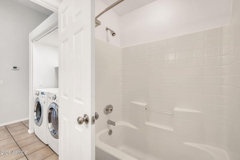 1284 W Kingbird Dr-23