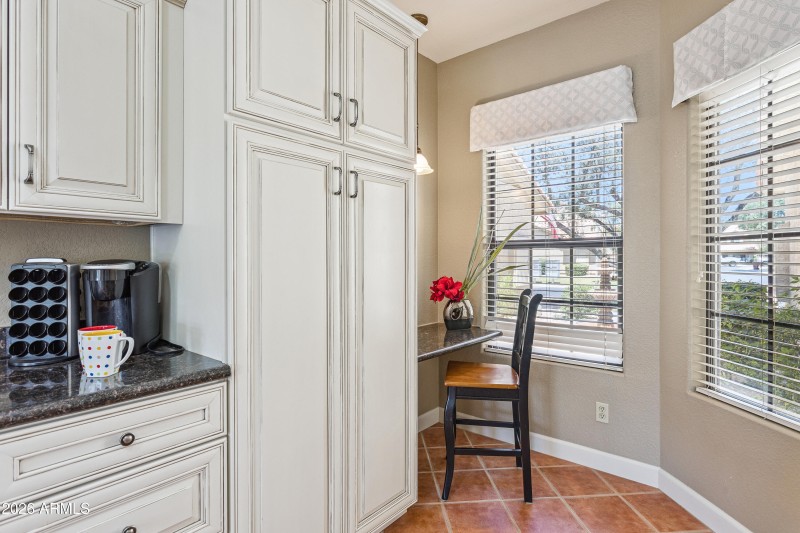 2920558 - 7949 E Joshua Tree Ln - 009