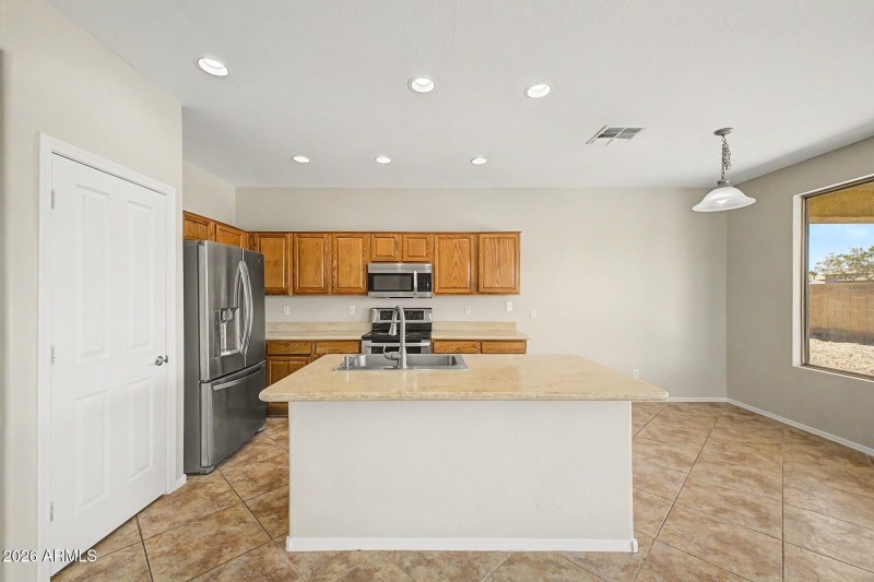 Garnet WAY - Kitchen