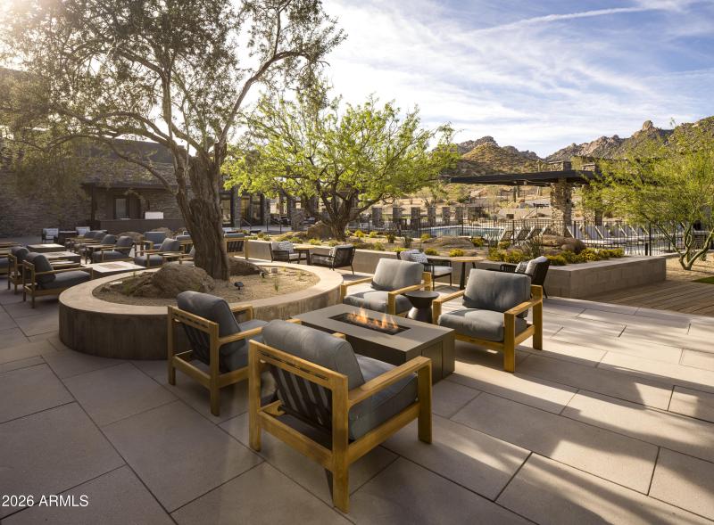Mountain House Lodge Patio 1