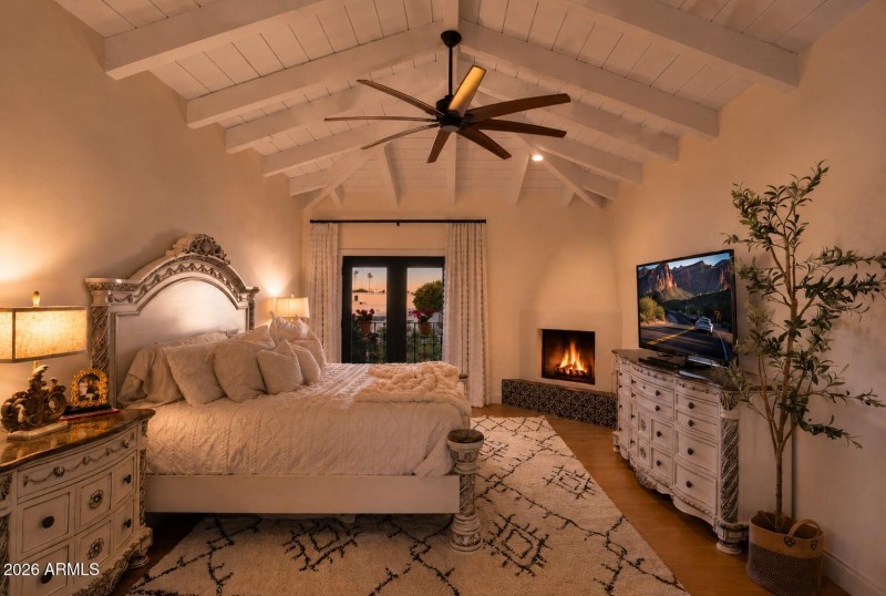 Primary suite