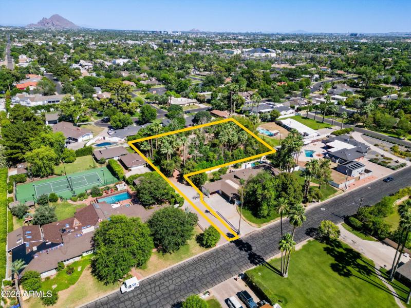 10-web-or-mls-6121 N 3rd Ave-10