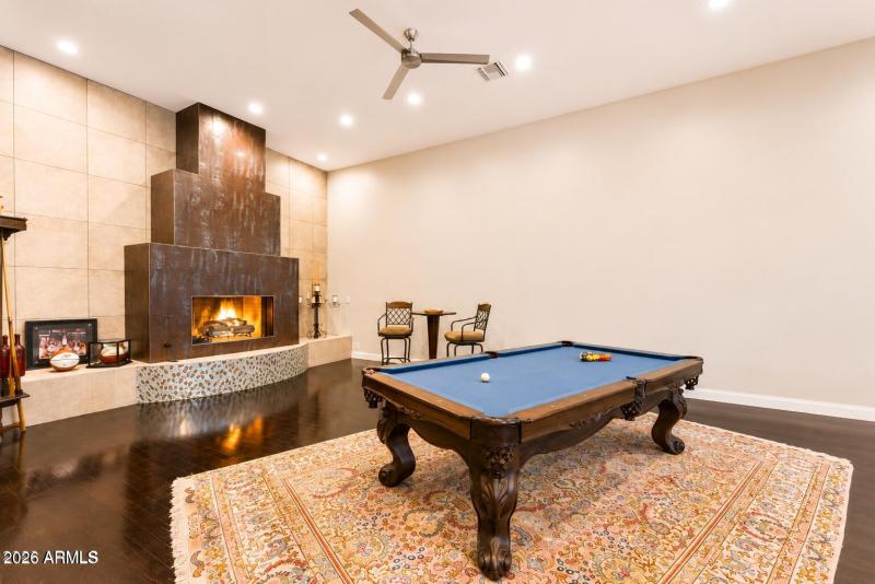 Game Room & Lounge