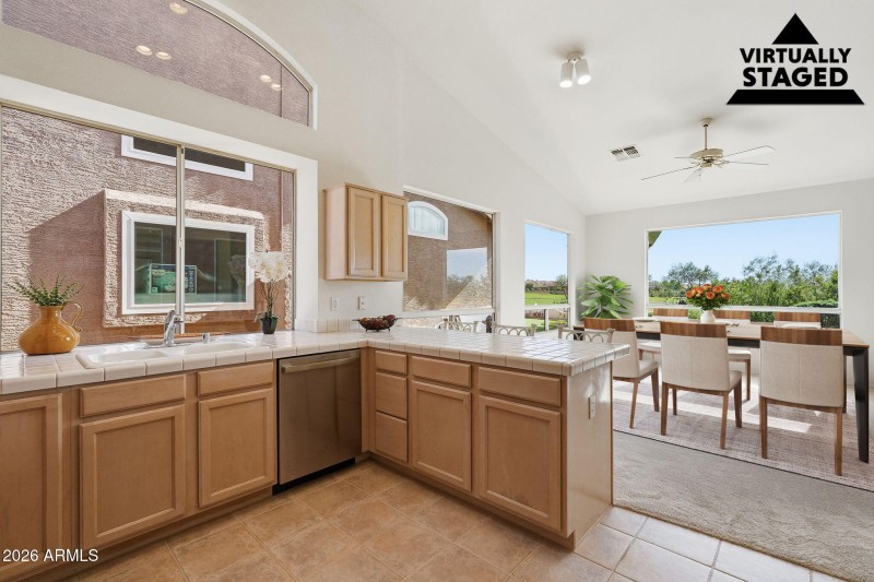 013_ListerPros (Kitchen and Dining Area)