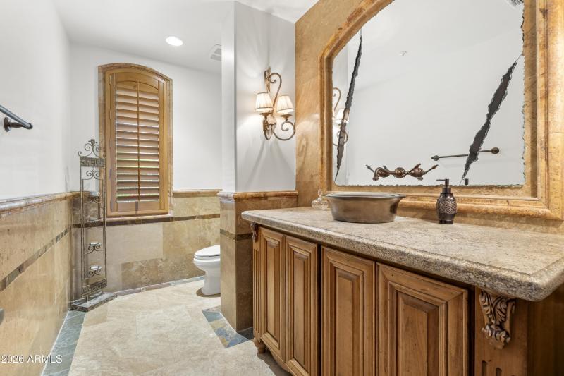 1/2 bath