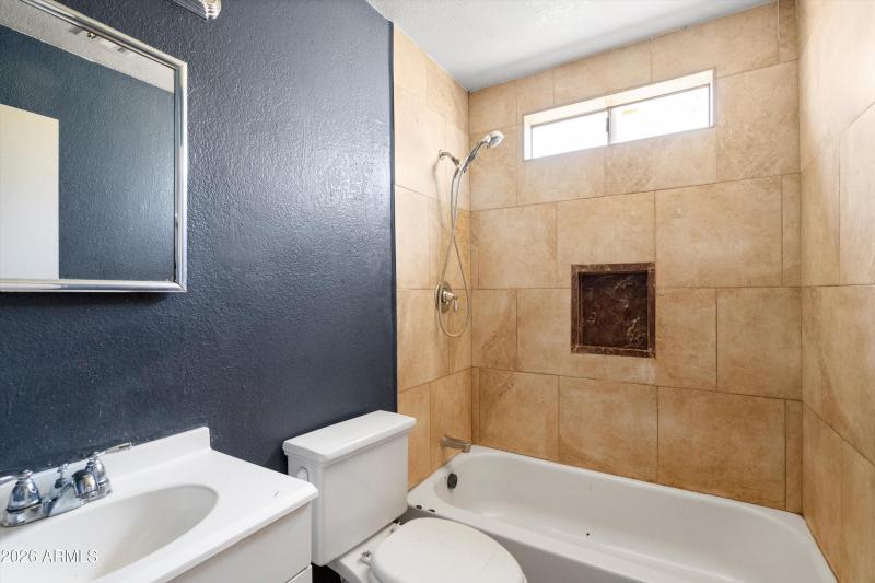 13-Bathroom