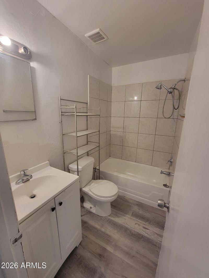 Unit 4_Bathroom