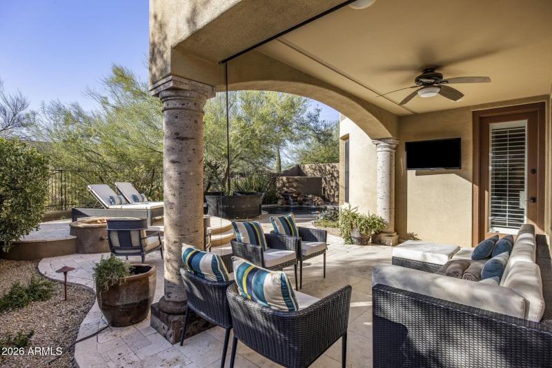 027_Covered Patio