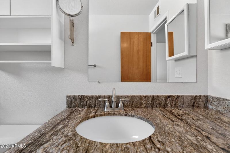 24-web-or-mls-027W Gardenia Ave