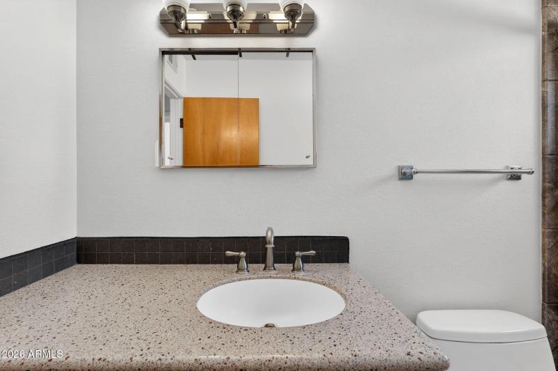32-web-or-mls-032W Gardenia Ave