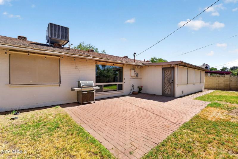 37-web-or-mls-040W Gardenia Ave