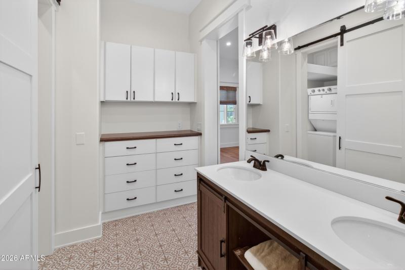 Casita Bath 4