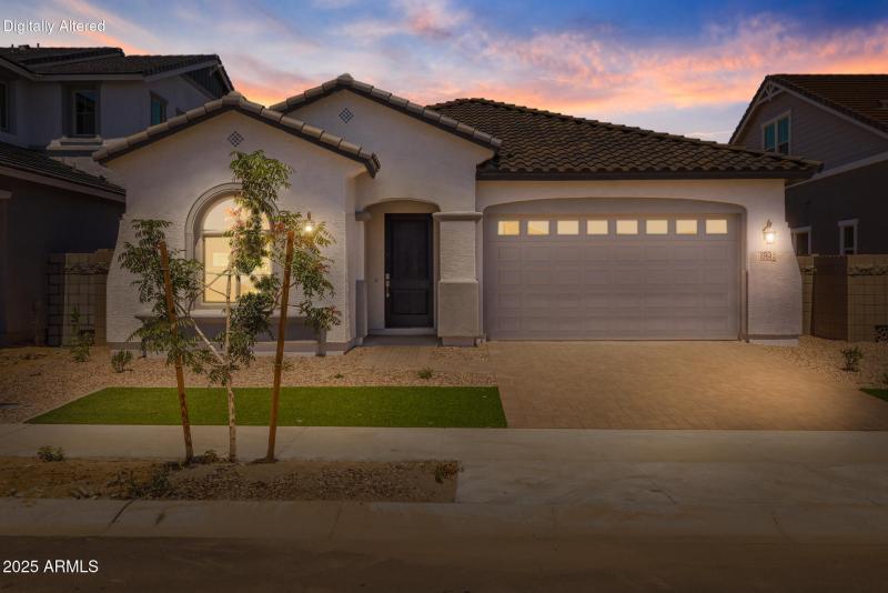 1)FRONT OF HOME_