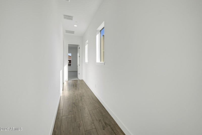 L156-HDR025