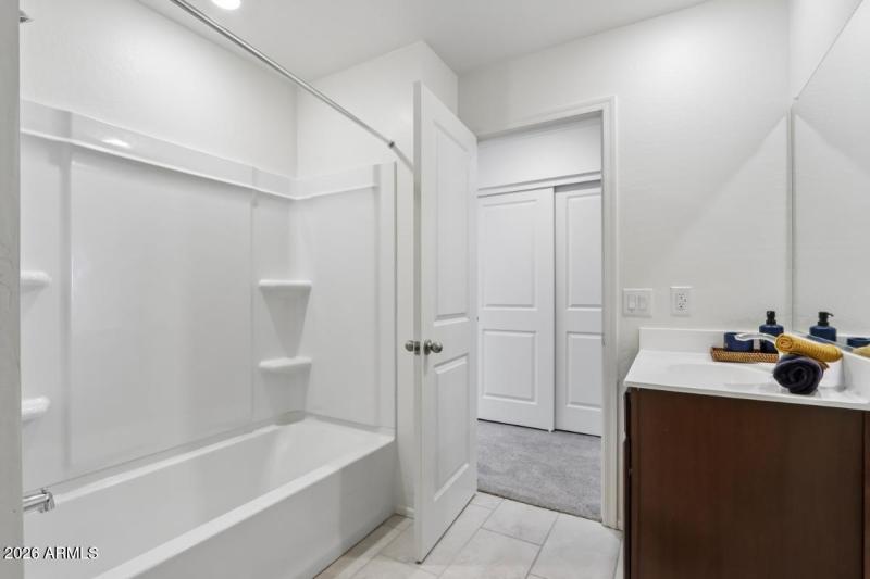 32-print-N Hosta Dr-S2305-032