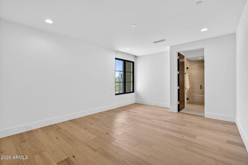 Downstairs Bedroom (1)