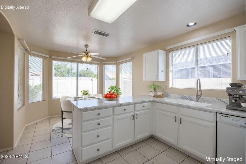 KITCHEN VIRTUALLY STAGED