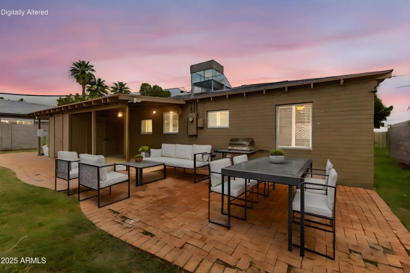 45-10th-Outdoor-Modern-4 - Day To Dusk -