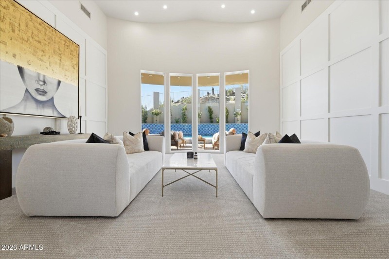 11-007-living-room