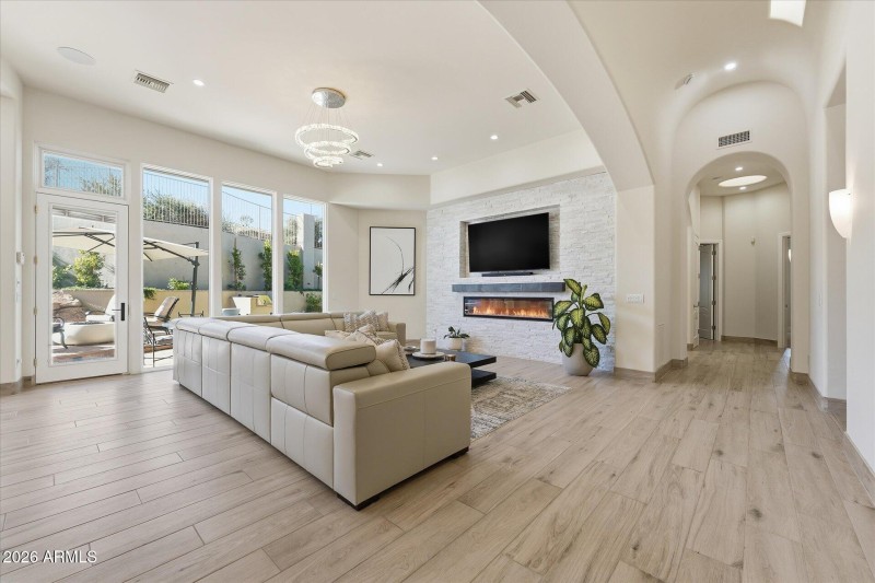 28-024-family-room