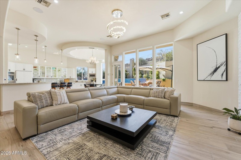 31-027-family-room