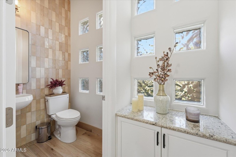 33-029-half-bath