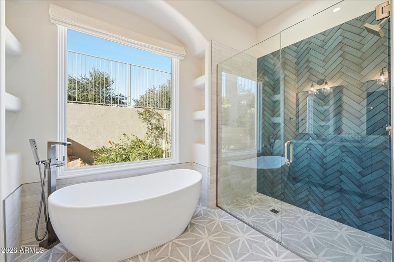 48-044-bathroom
