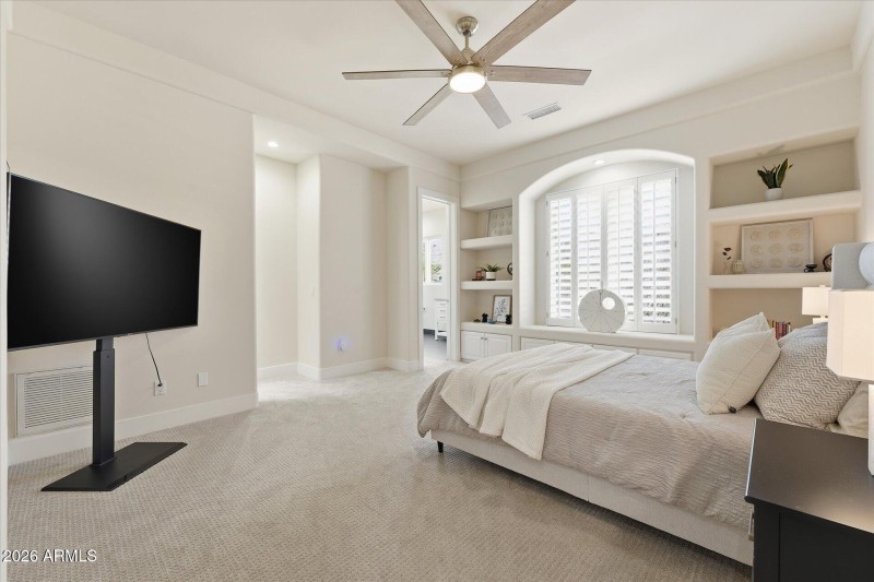 52-048-bedroom-4