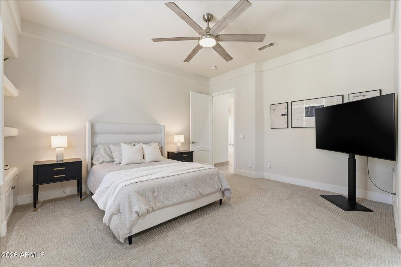 53-049-bedroom-4