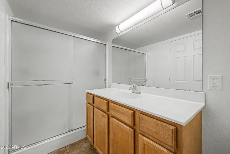 19 Master Bathroom