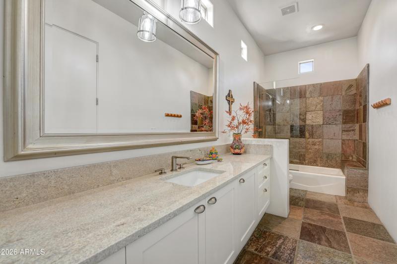 31-Jack and Jill Bath