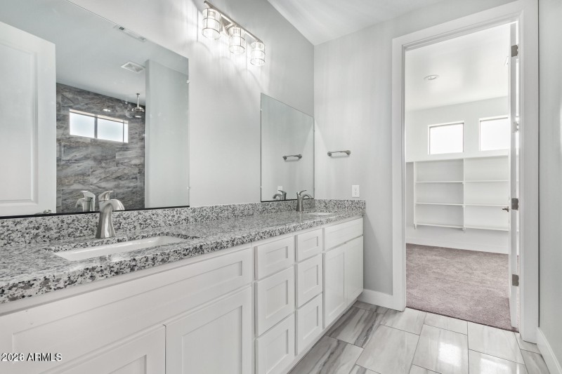 main suite 5