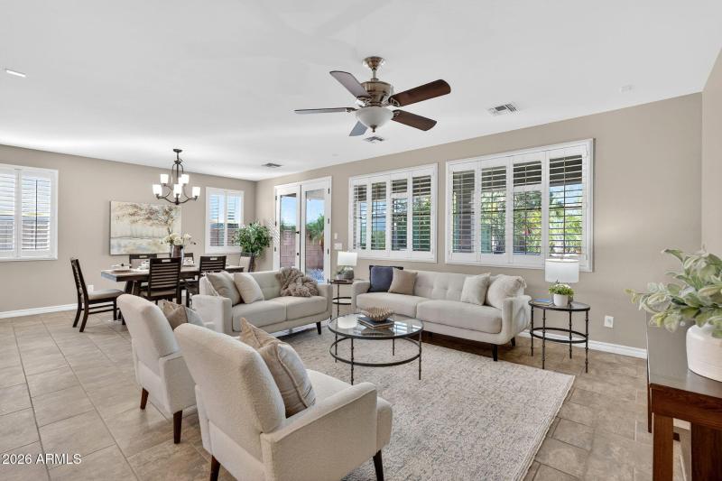7-web-or-mls-047E Bellerive Pl