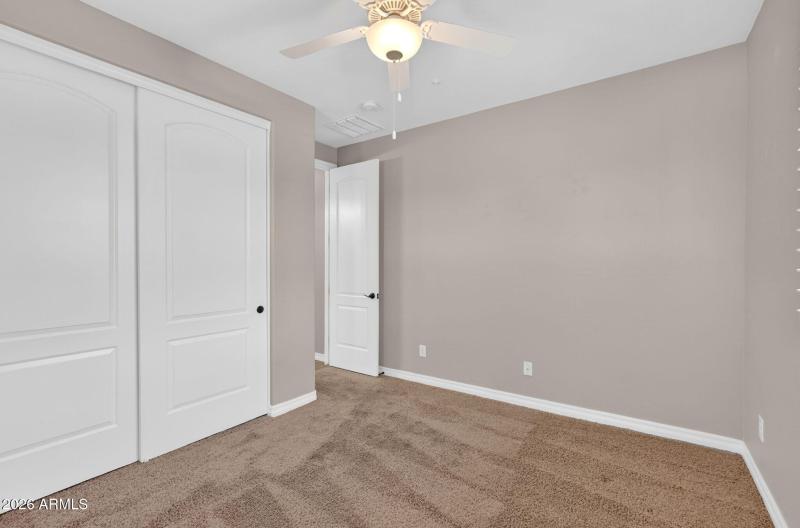 37-web-or-mls-028E Bellerive Pl