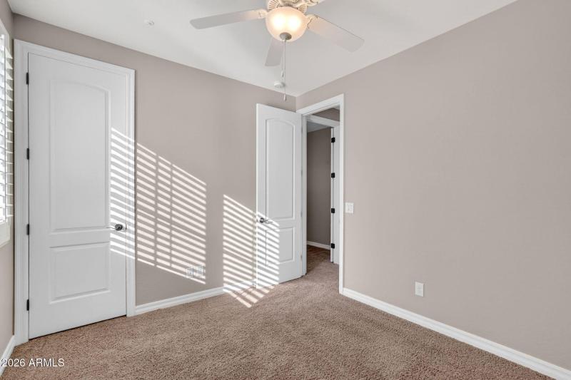 41-web-or-mls-069E Bellerive Pl