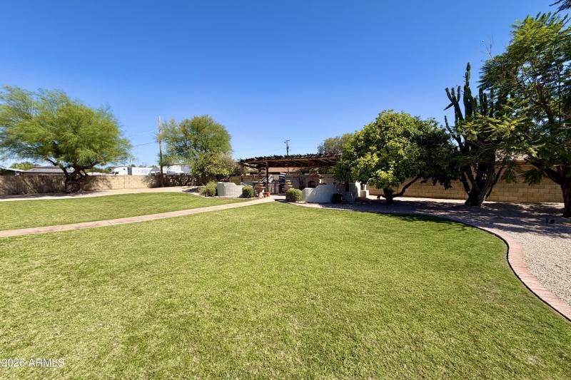 Back Yard w/ Outdoor Kitchen