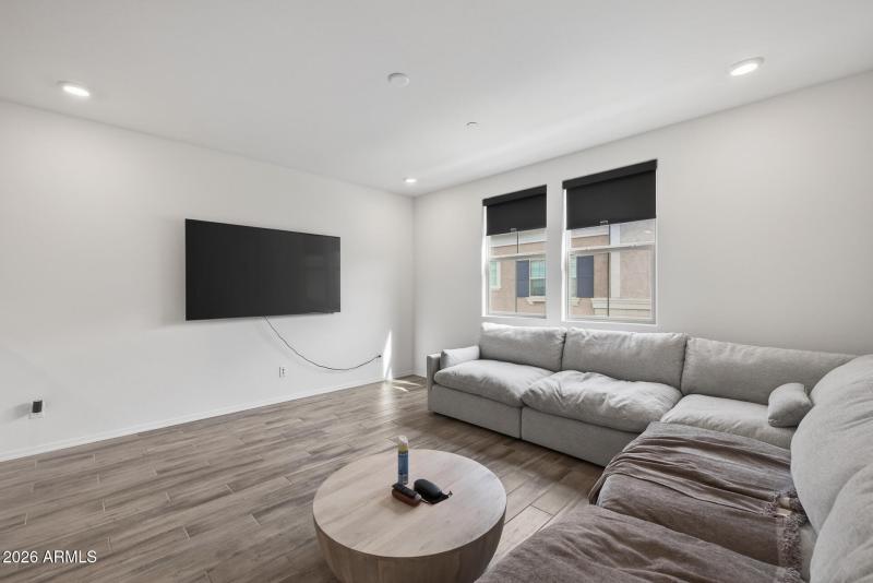 7)GREAT ROOM