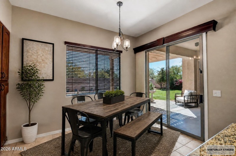 EAT IN KITCHEN NOOK