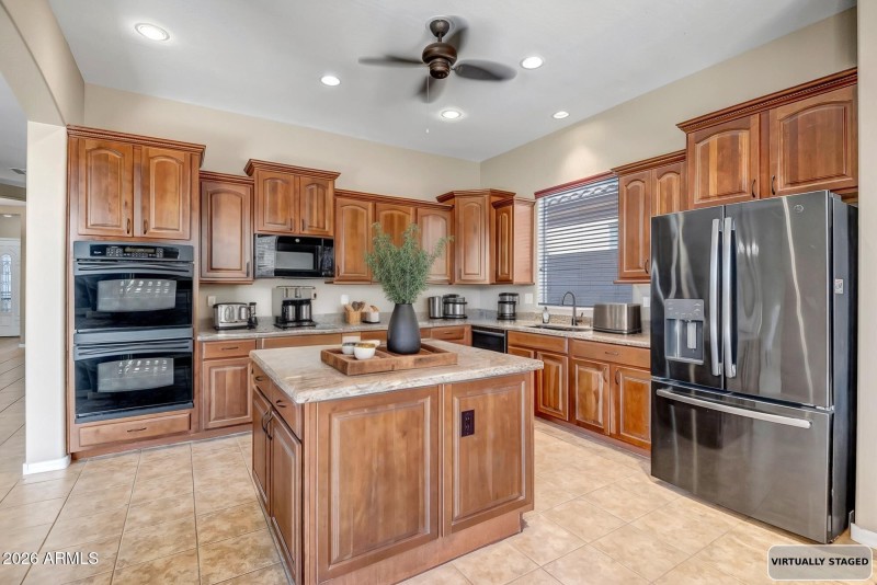 ISLAND KITCHEN