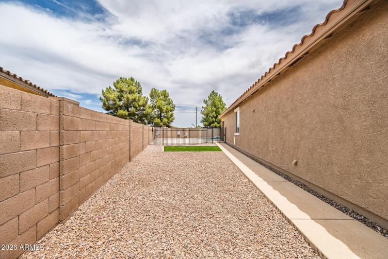 1-web-or-mls-42366 W Chimayo Dr-100