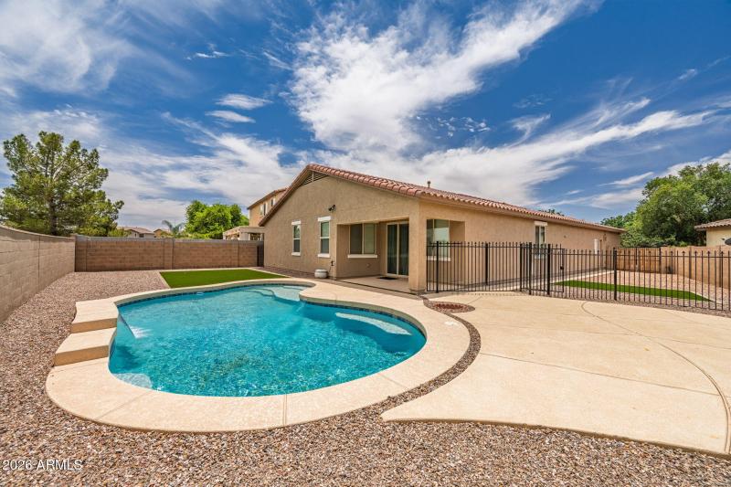 5-web-or-mls-42366 W Chimayo Dr-104