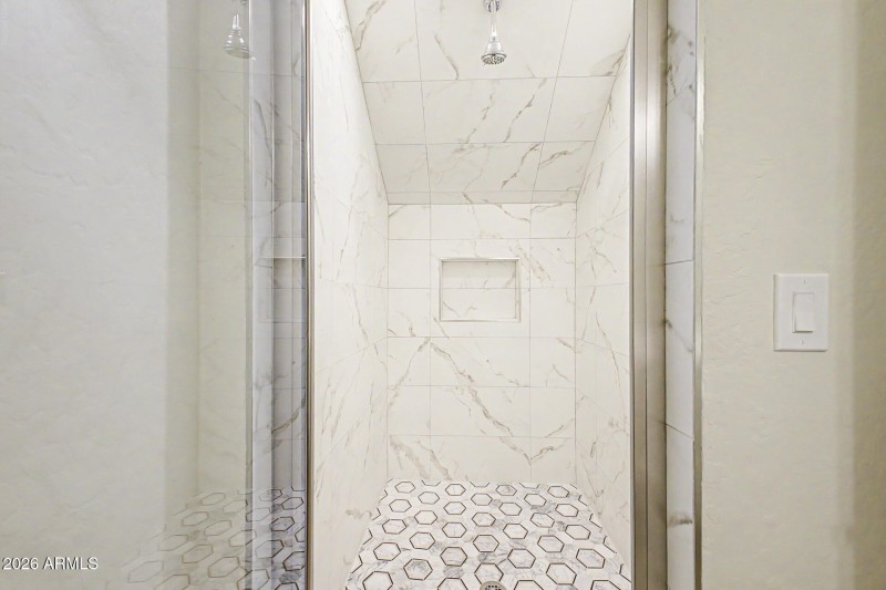 Dn stair shower