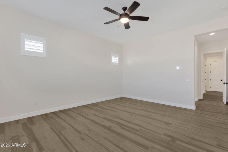21-web-or-mls-5924-e-redmont-dr