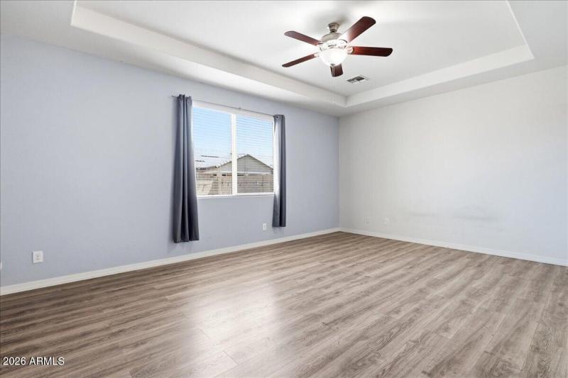 18-3038 W Lynne Ln_RedHogMedia