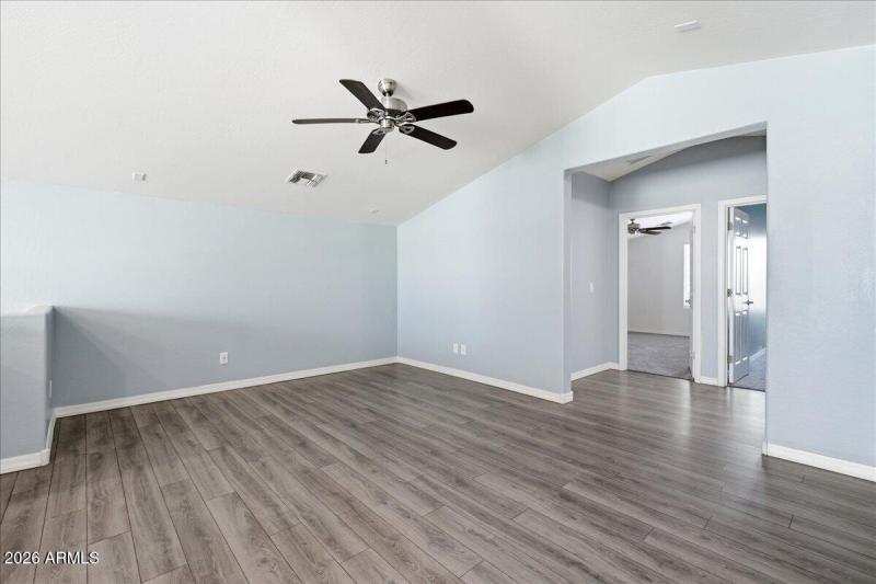 34-3038 W Lynne Ln_RedHogMedia