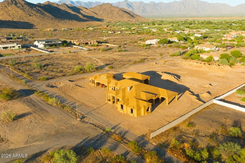 3902 W Kayenta