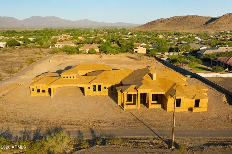 3902 W Kayenta