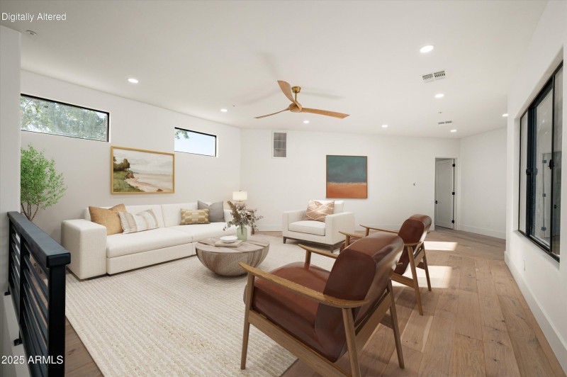 90-11 - Upstairs Loft