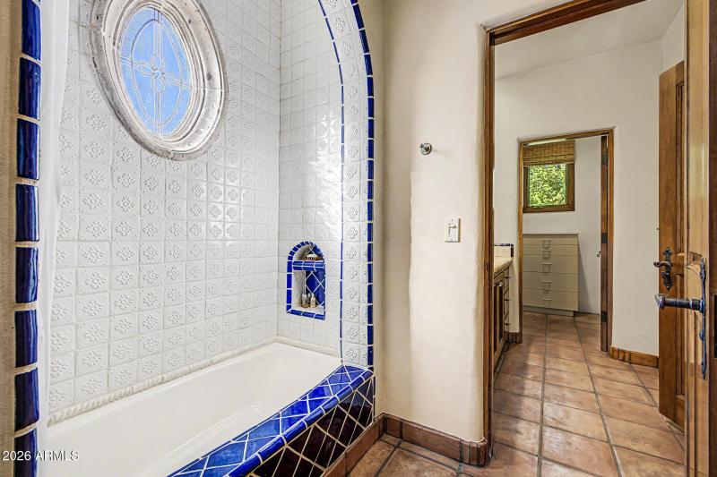 Guest 1 & 2 bath