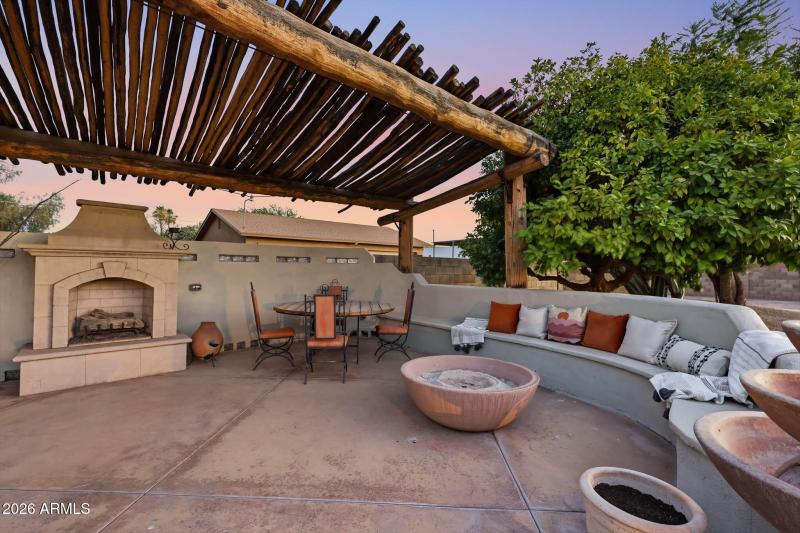 Twilight Outdoor Entertainment Area